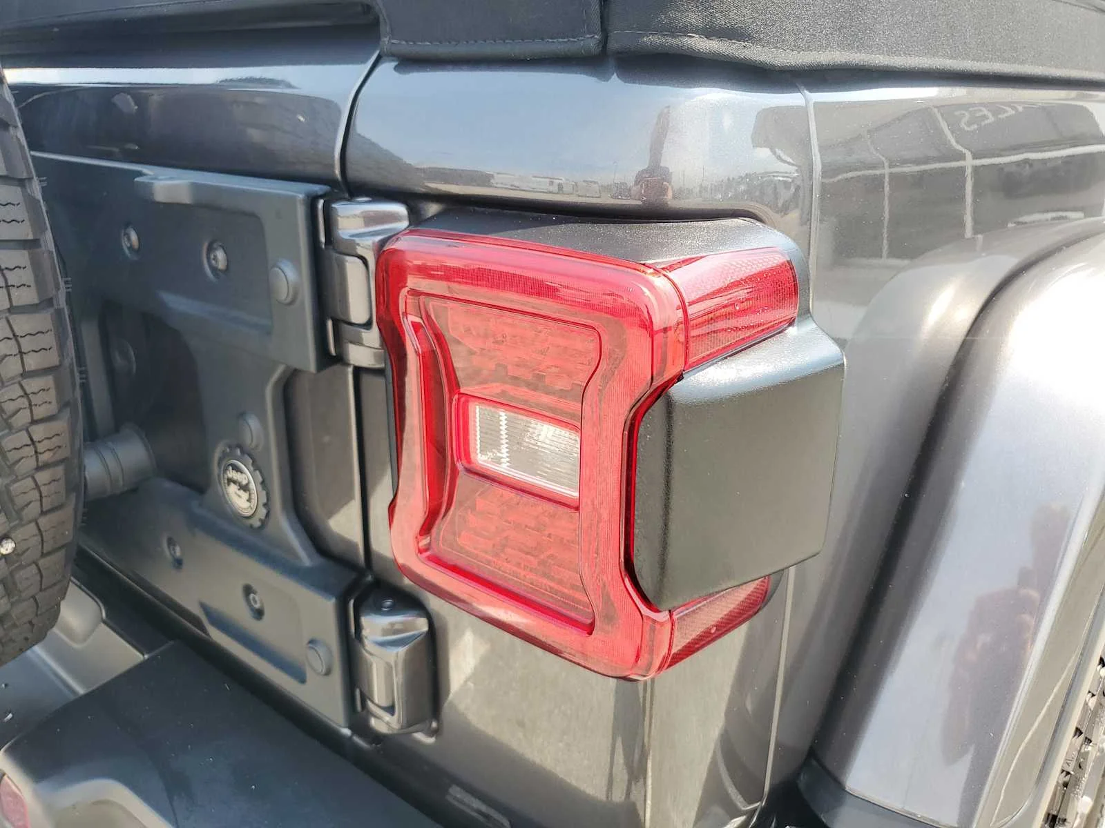 Used 2023 Gray Jeep Rubicon image 7