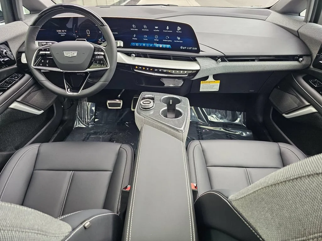 New 2026 Vibrant White Tricoat Cadillac Sport image 17