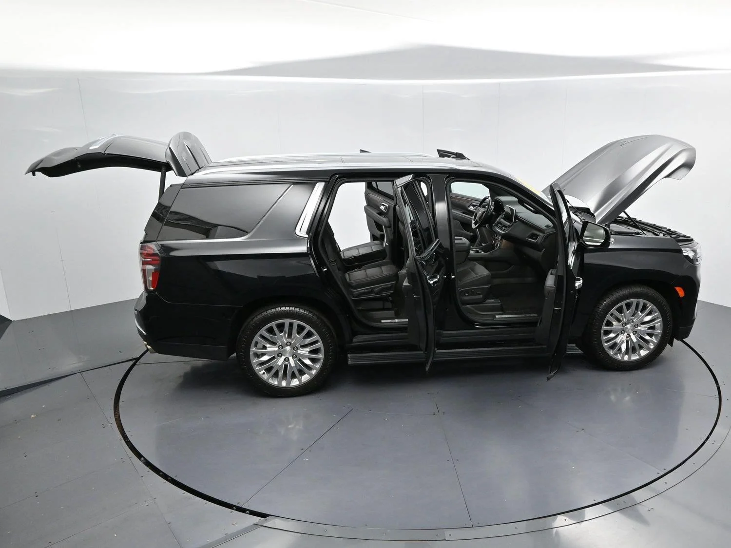 Used 2022 Black Chevrolet High Country image 44