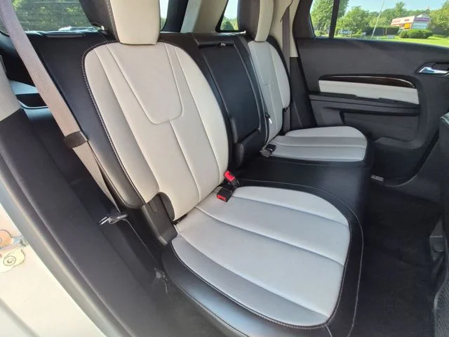 Used 2017 Silver GMC Denali image 33