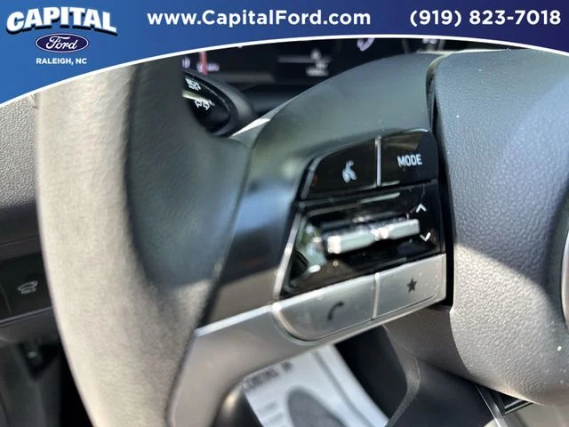 Used 2023 White Hyundai SEL image 22