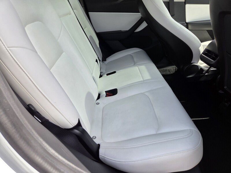 Used 2020  Tesla Long Range image 21