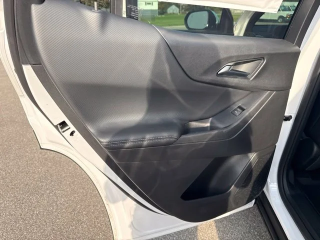 New 2027 Summit White Chevrolet LT image 29