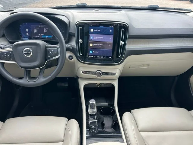 2024 Volvo XC40 Plus - Photo 12