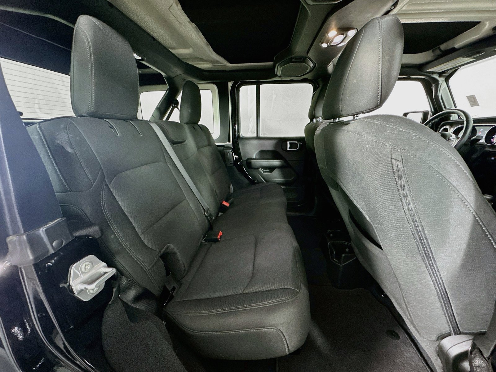 Used 2022 Black Clearcoat Jeep Unlimited Sahara image 28