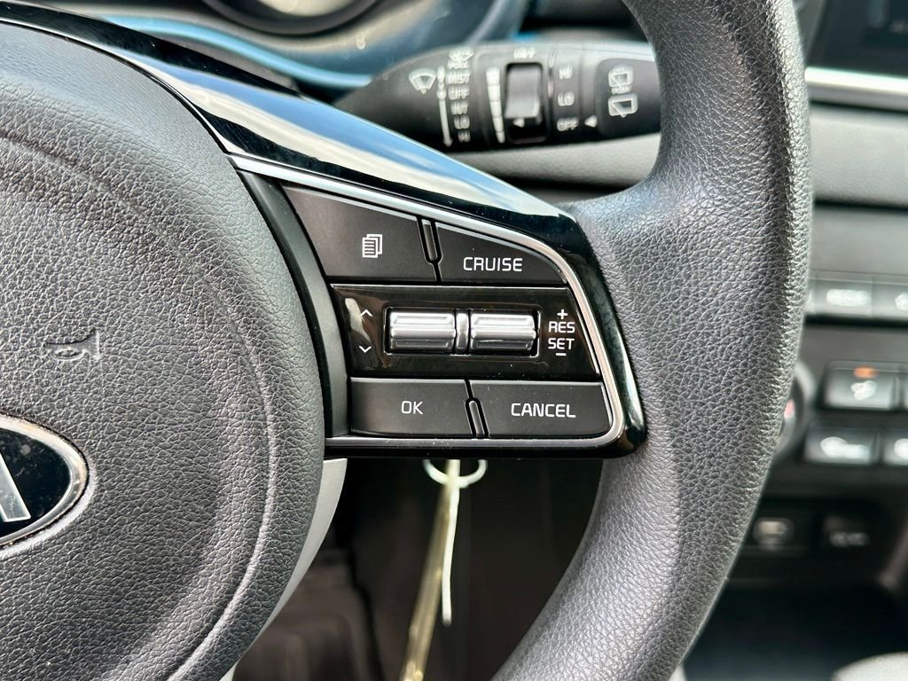 Used 2020 Red Kia LX image 31