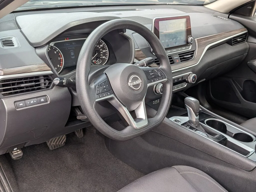 Used 2024 Red Nissan 2.5 SV image 33
