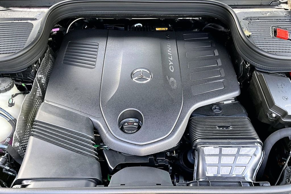 New 2026 Black Mercedes-Benz GLS 450 image 10
