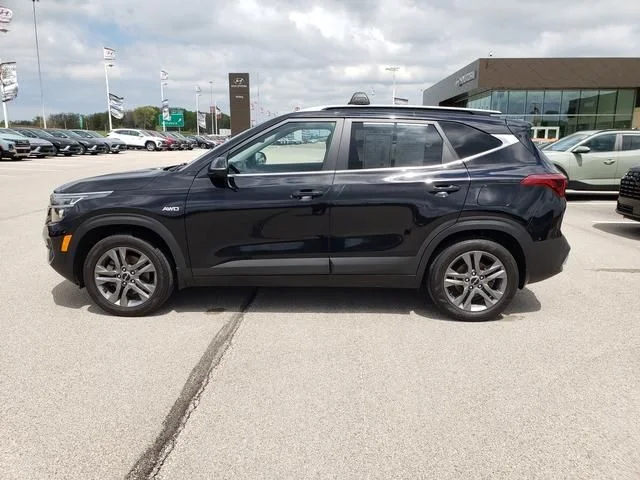 Used 2023 Black Kia S image 9