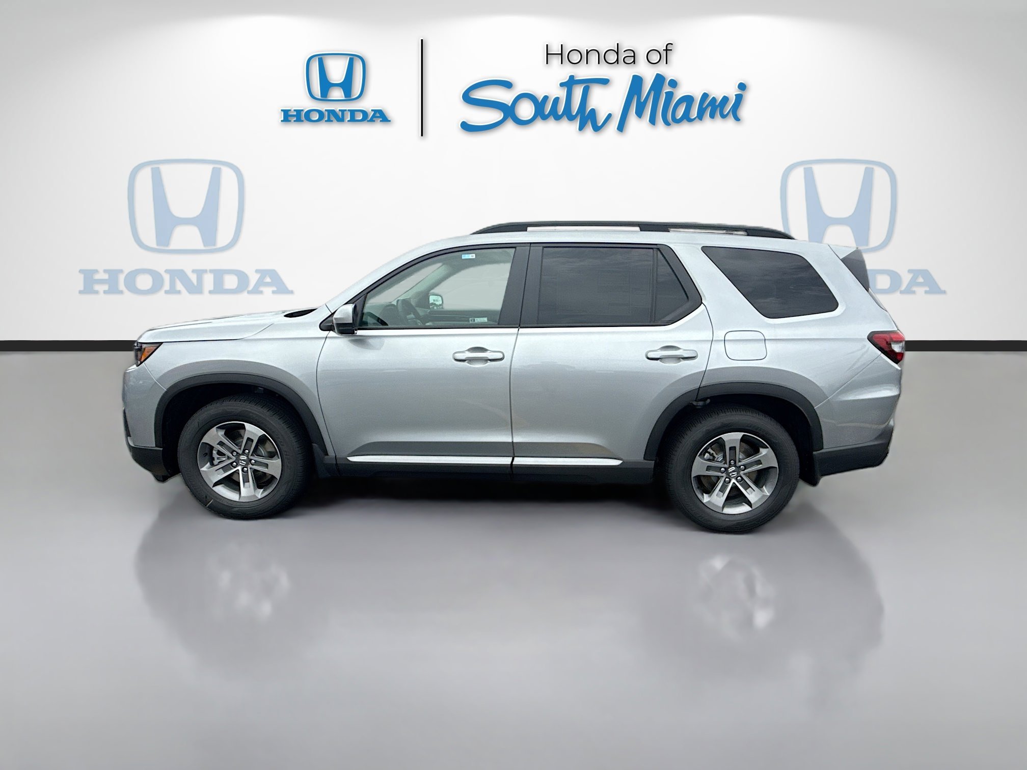 New 2026 Solar Silver Metallic Honda EX-L image 4