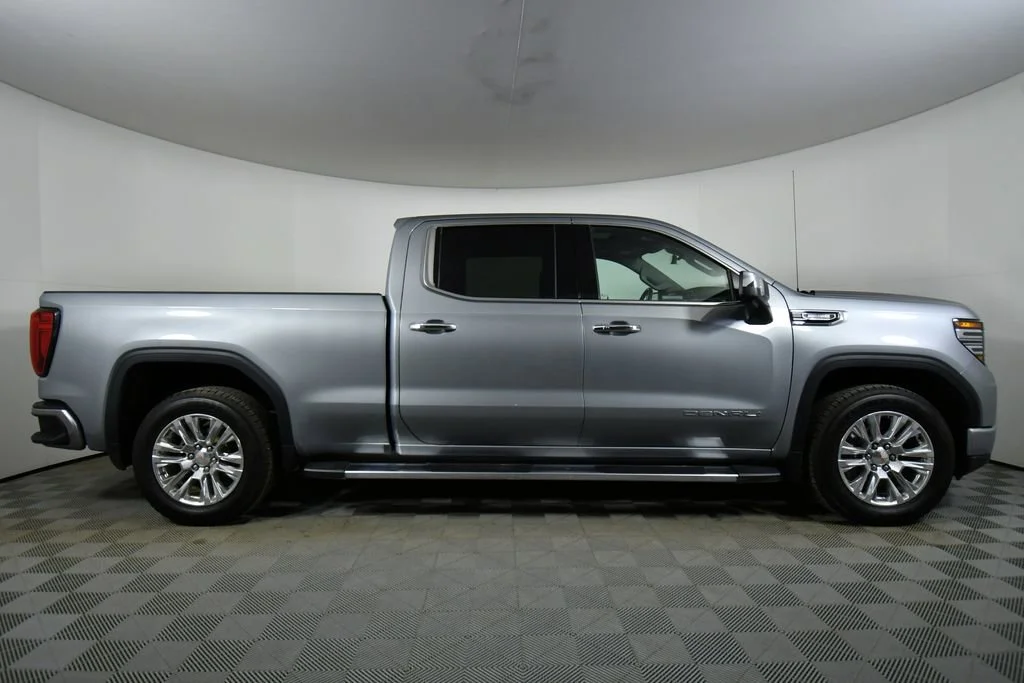 Used 2025 Sterling Metallic GMC Denali image 15
