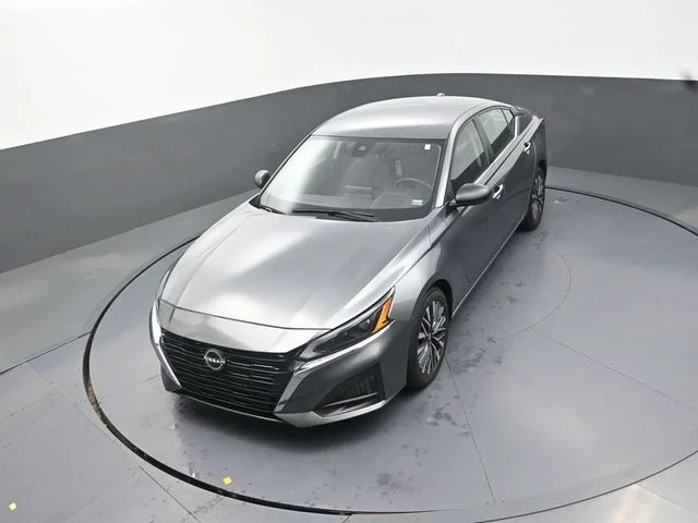 Used 2024 Gray Nissan 2.5 SV image 13