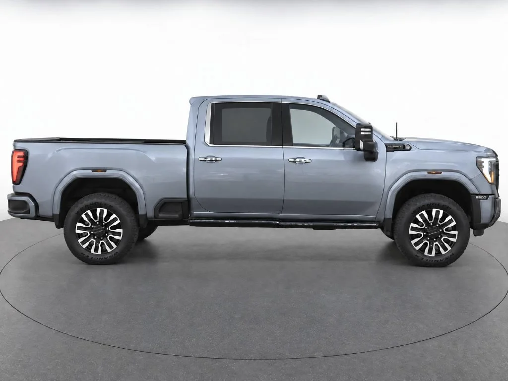 Used 2025 Silver GMC Denali Ultimate image 8