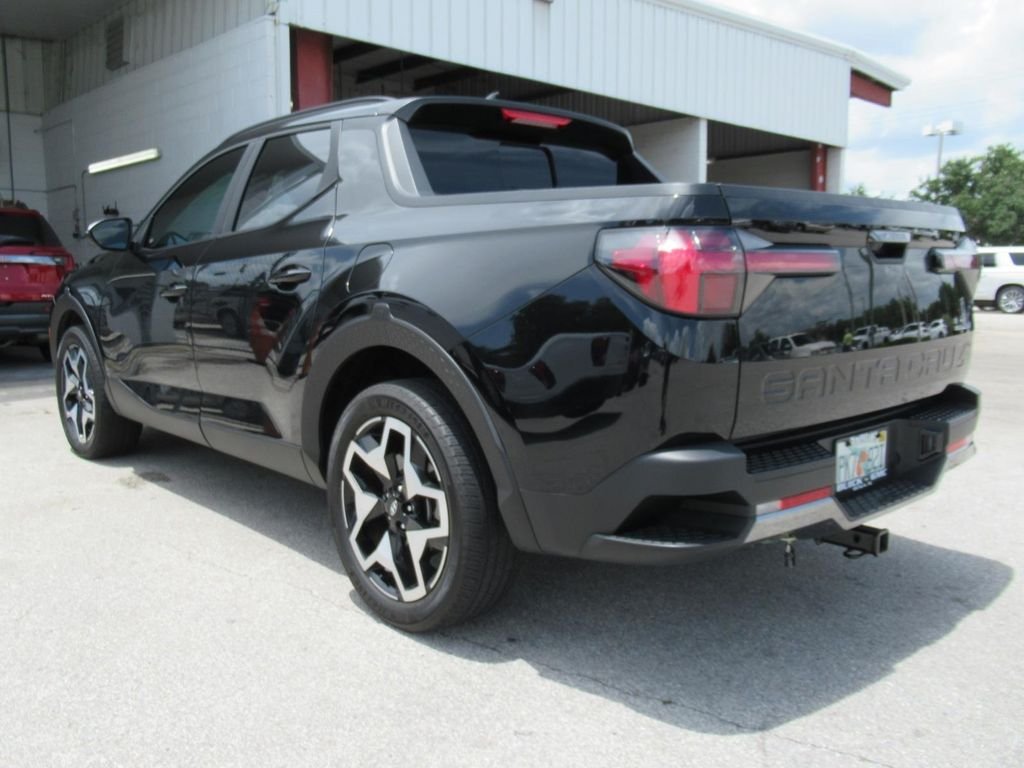 Used 2022 Black Hyundai Limited image 3