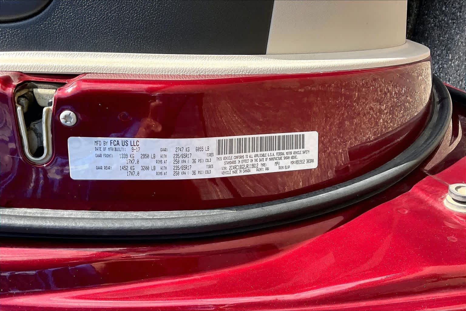 Used 2018 Velvet Red Pearlcoat Chrysler Touring L image 32