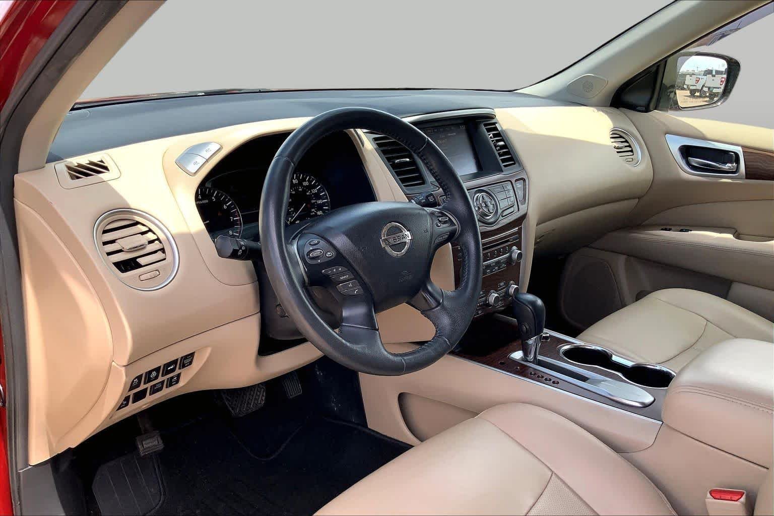 Used 2017 Cayenne Red Metallic Nissan Platinum image 18