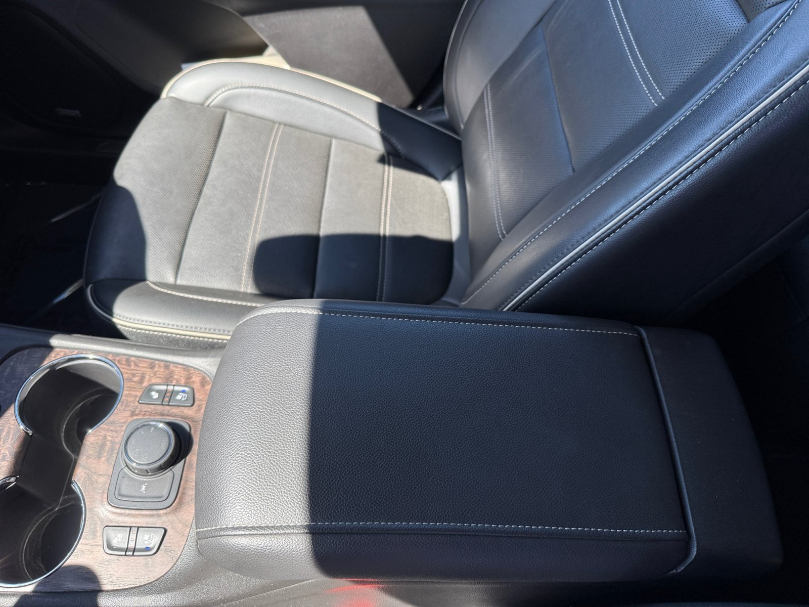 Used 2023 EBONY TWILIGHT METALLIC GMC Denali image 14