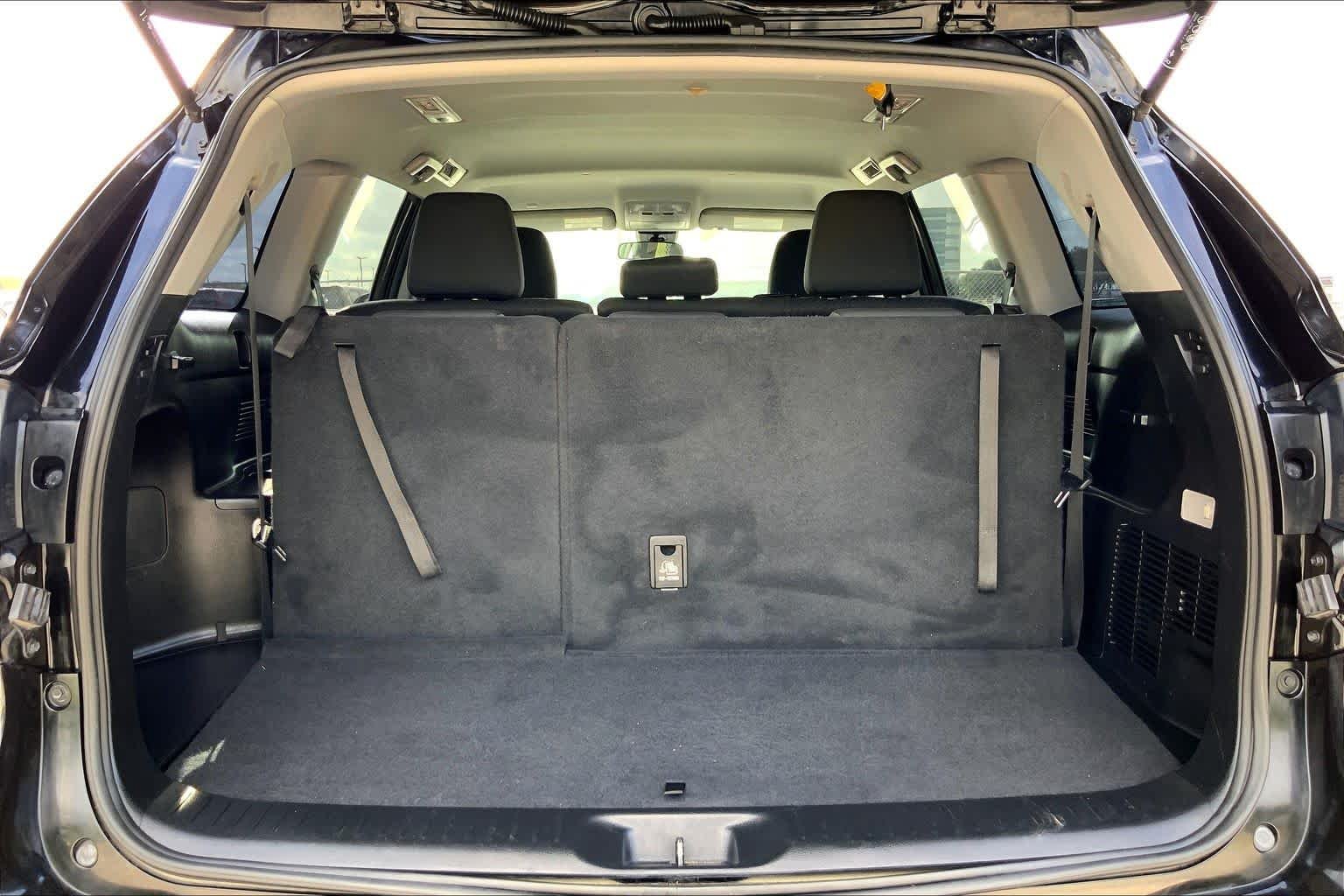 Used 2019 Midnight Black Metallic Toyota LE image 34