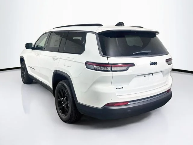 New 2026 Bright White Clear-Coat Exterior Paint Jeep Laredo image 5