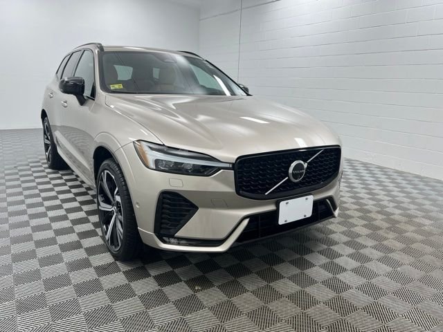 2024 Volvo XC60 B5 Ultimate Dark Theme