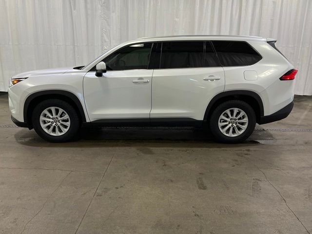 Used 2024 Beige Toyota XLE image 7