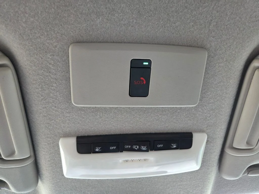 Used 2024 Gray Nissan SV image 17