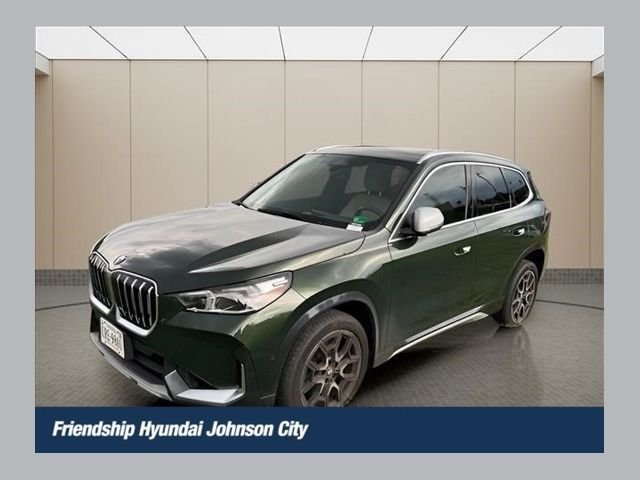Used 2024 Green BMW xDrive28i image 1