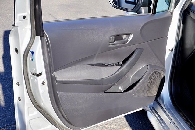 Used 2022 Silver Toyota LE image 21