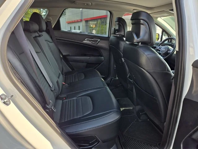 Used 2025 White Kia SX-Prestige image 22