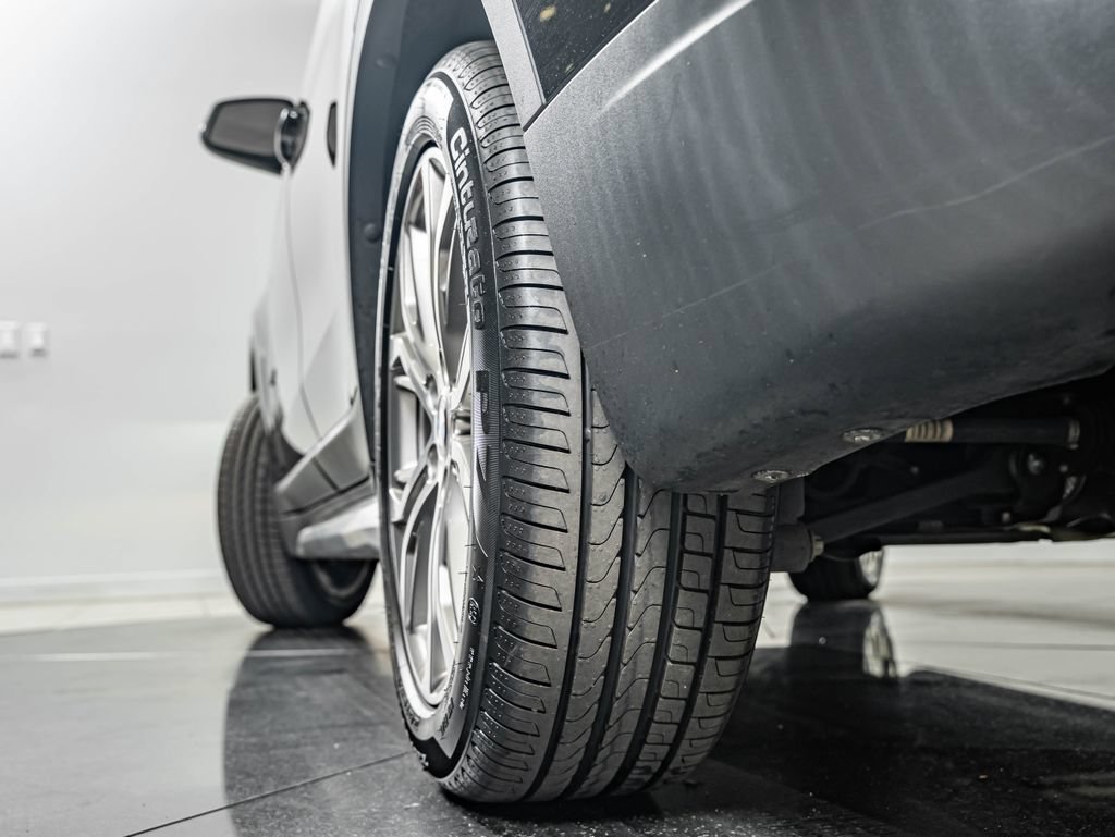 Used 2017 Jet Black BMW xDrive28i image 46