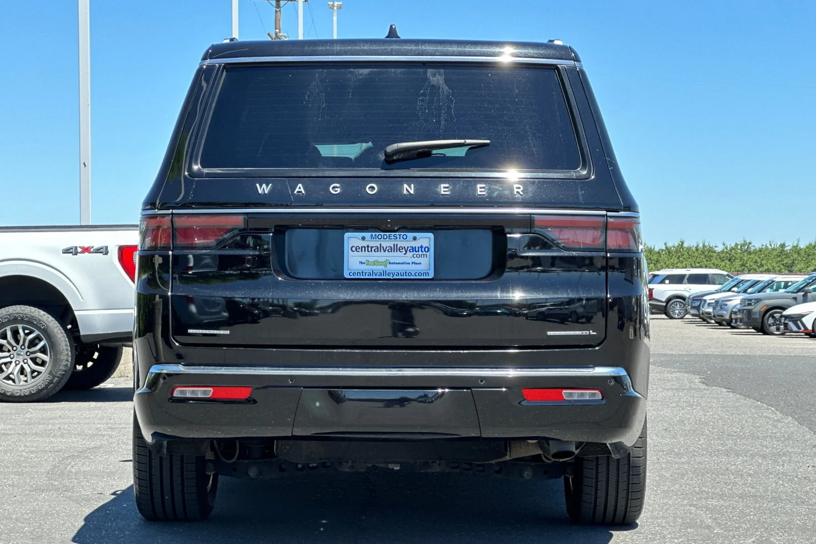 Certified Used 2023 Diamond Black Crystal Pearlcoat Jeep Series II image 5