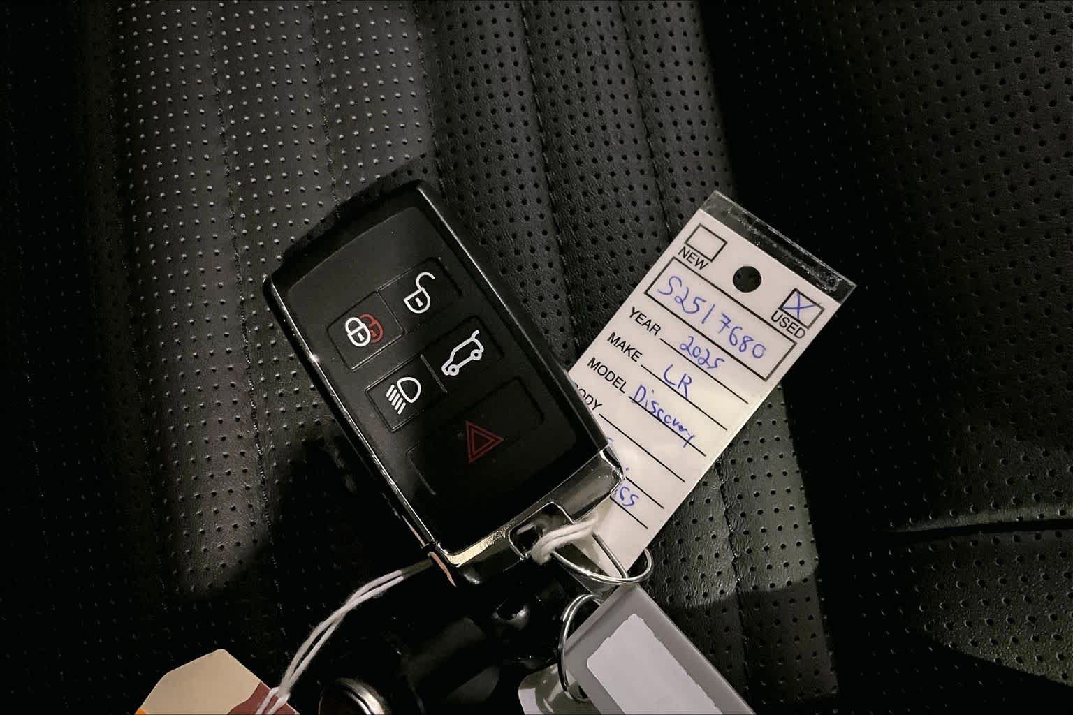 Used 2025 Eiger Grey Metallic Land Rover Dynamic SE image 28