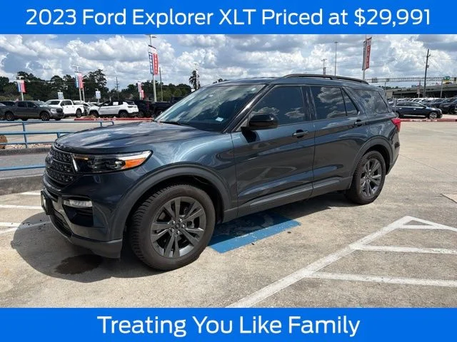 Used 2023 Blue Metallic Ford XLT image 1