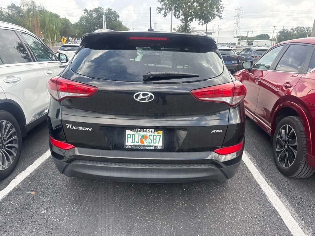Used 2017 Black Hyundai SE image 7
