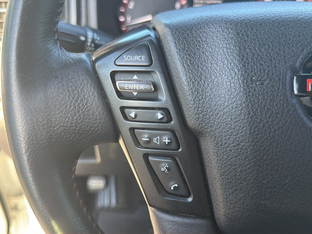 Used 2021 White Nissan PRO-4X image 45