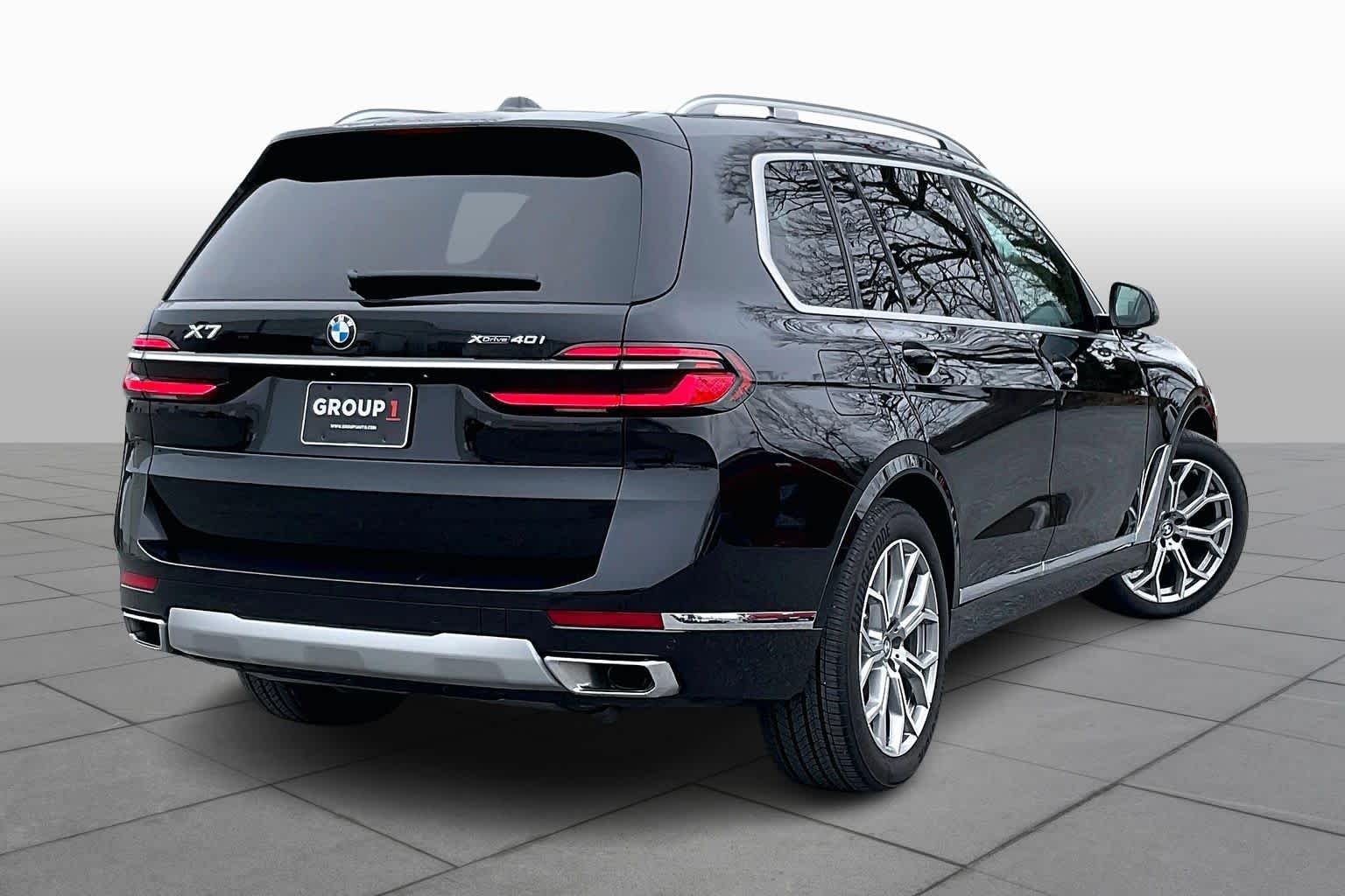 Used 2025 Black Sapphire Metallic BMW xDrive40i image 12
