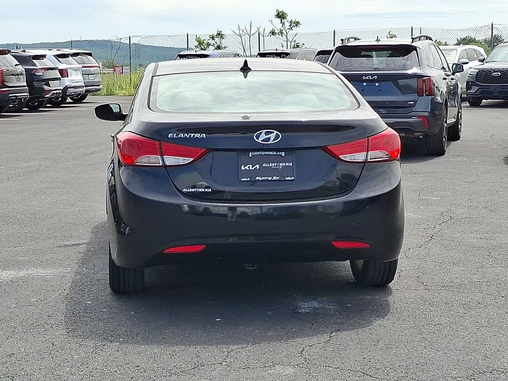 Used 2011 Black Hyundai GLS image 5