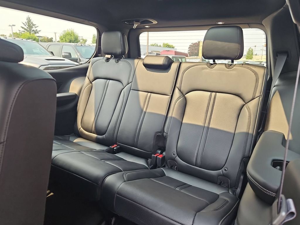 New 2026 Bright White Clearcoat Jeep Summit Obsidian image 30