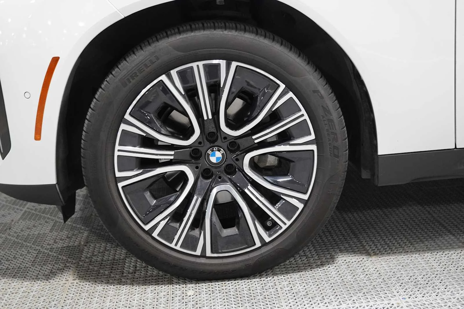 Certified Used 2026 Mineral White Metallic BMW 30 xDrive image 8