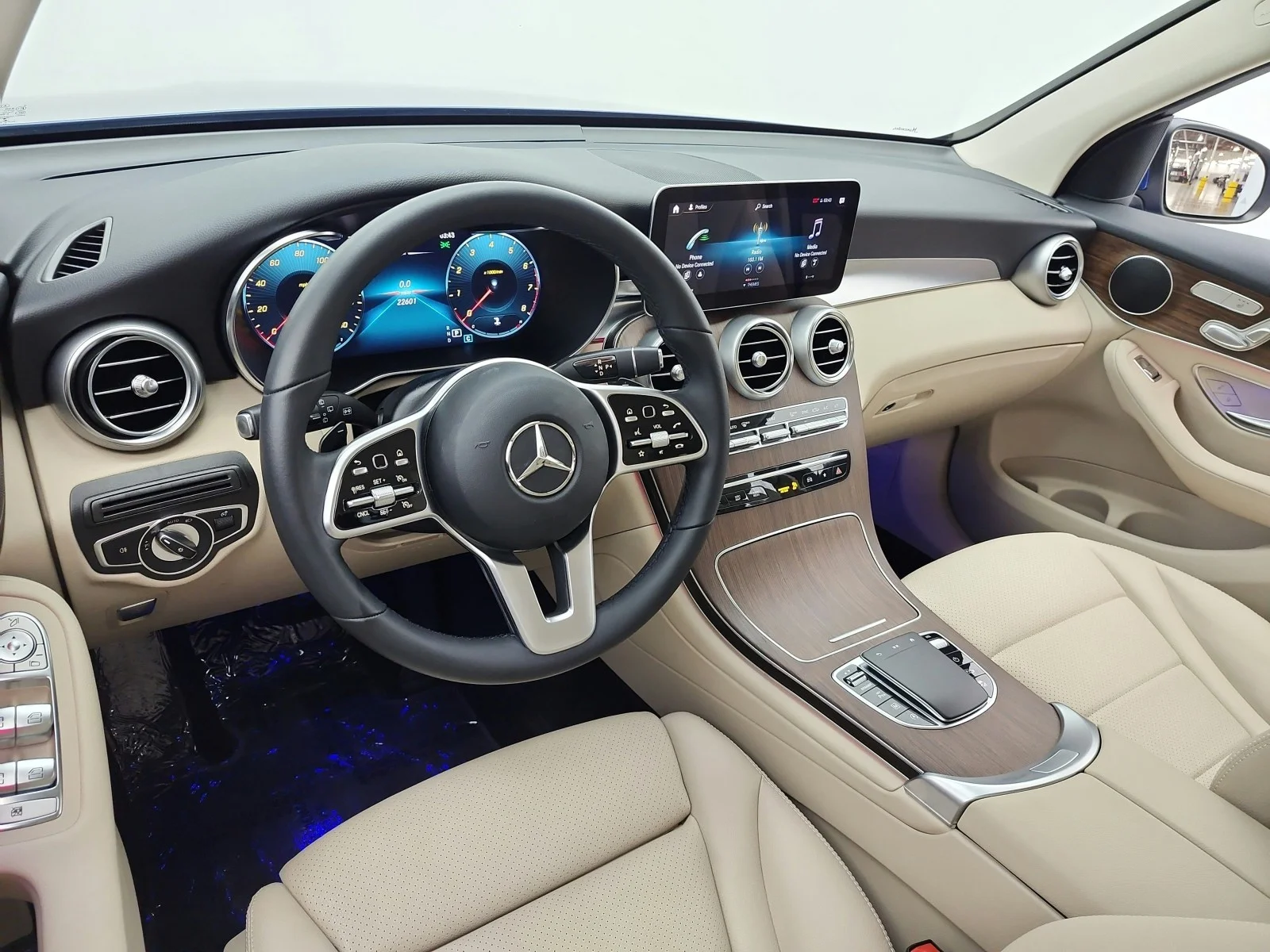 Used 2022 Starling Blue Metallic Mercedes-Benz GLC 300 SUV image 9