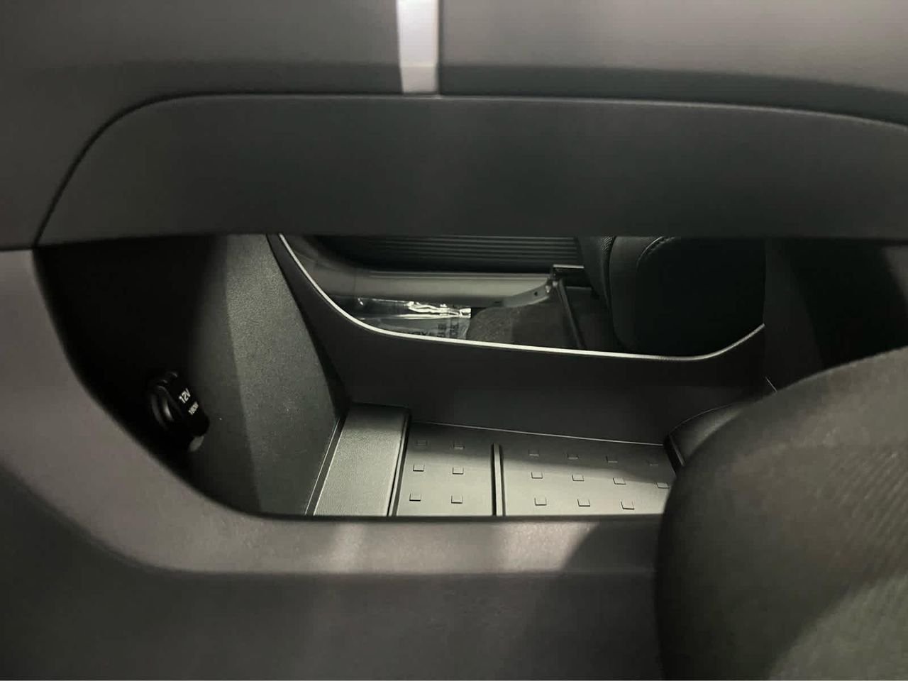 New 2026 Serenity White Hyundai SE image 13