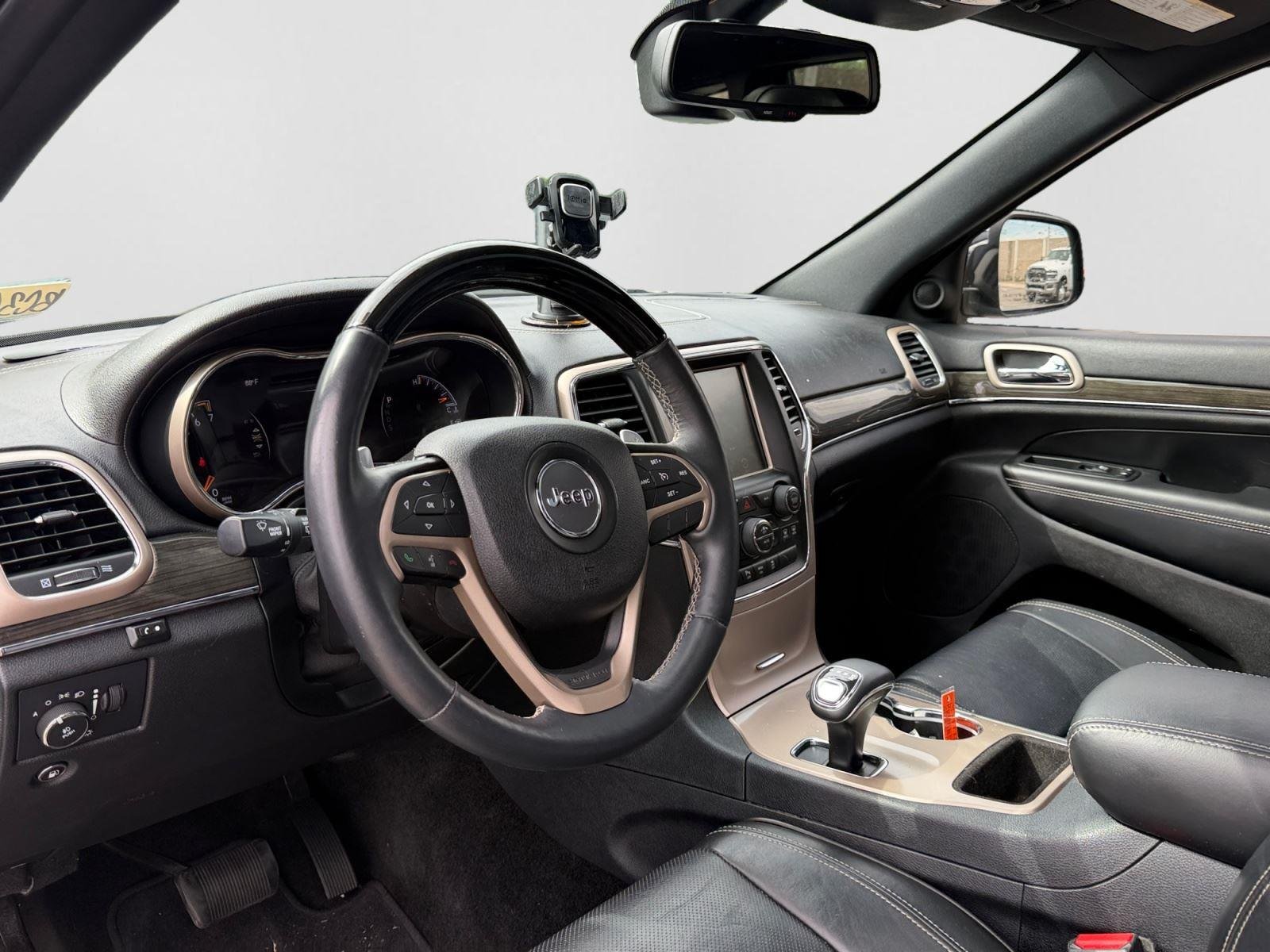 Used 2015 Brilliant Black Crystal Pearlcoat Jeep Overland image 14