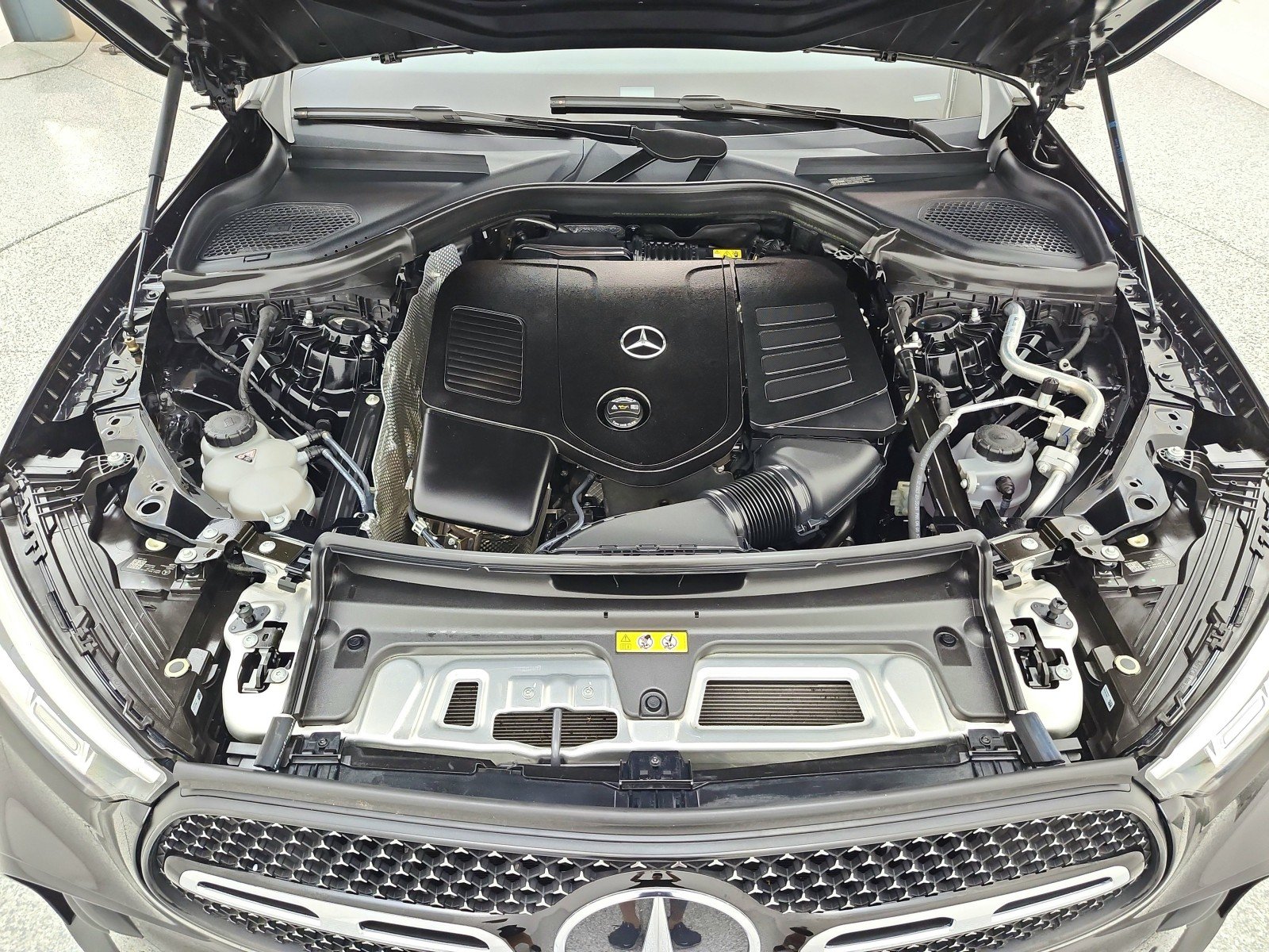 Used 2023 Black Mercedes-Benz GLC 300 SUV image 14