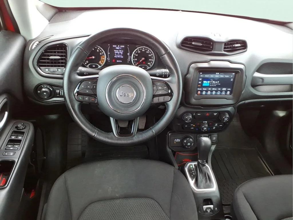 Used 2019 Red Jeep Latitude image 18