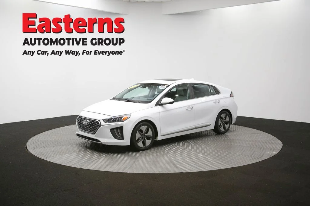 Used 2022 White Hyundai Limited image 57