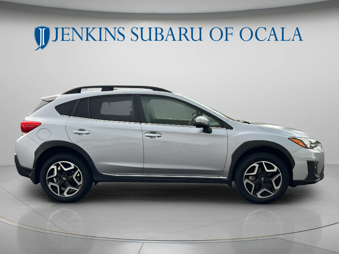 Used 2019 Ice Silver Metallic Subaru Limited image 2