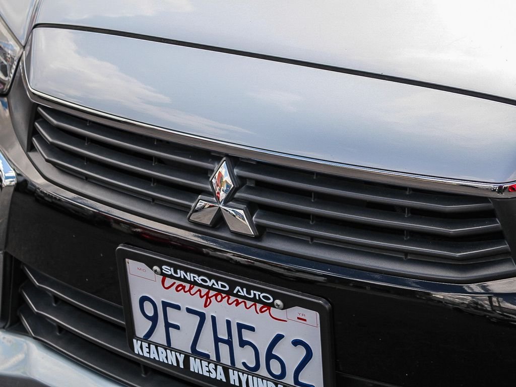 Used 2017  Mitsubishi SEL image 6