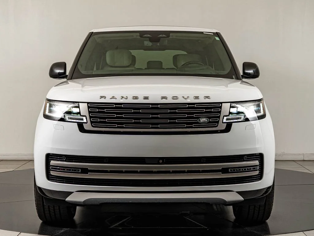 Used 2025 Fuji White Land Rover Autobiography image 2