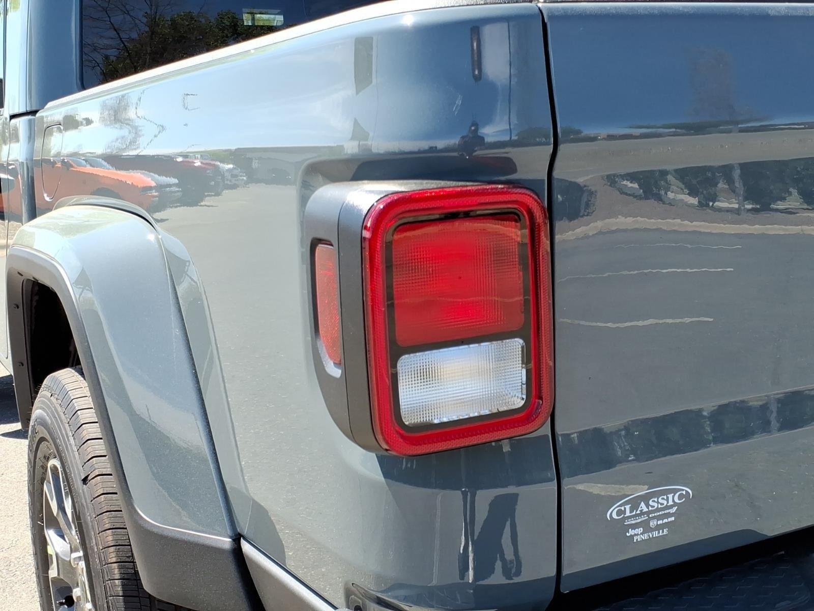 New 2026 Anvil Clear-Coat Exterior Paint Jeep Sahara image 18