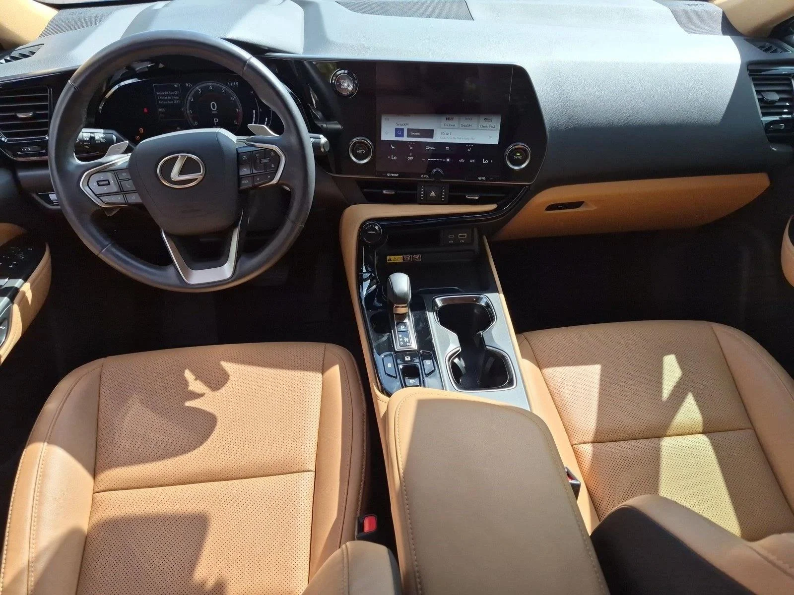 2025 Lexus NX 250 - Photo 17